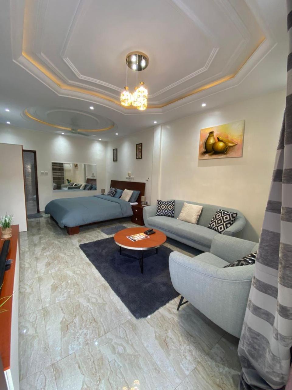 Gilles Golden Palace Abomey-Calavi Εξωτερικό φωτογραφία